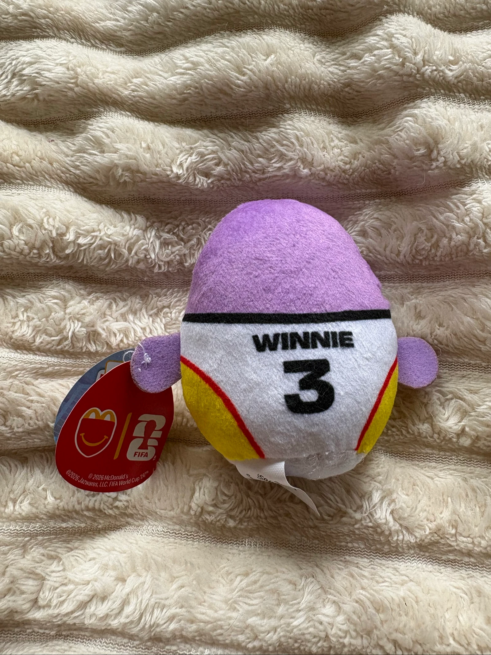 Peluche SquishMallows Winnie especial Fifa – photo 6